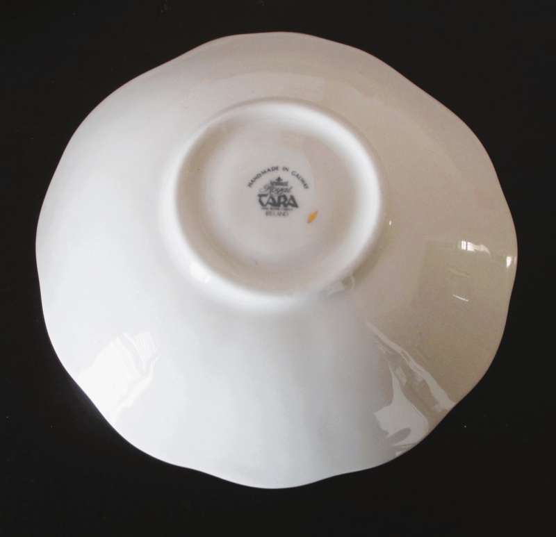 Vintage Shell Shape, Royal Tara, Ireland, Fine Porcelain, Galway,  21st birthday Gift. 120mm dia.