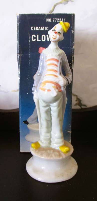 SALE R25 - Vintage Ceramic CLOWN FIGURINE Made in Taiwan 140mm high, Hand Painted. In original box.