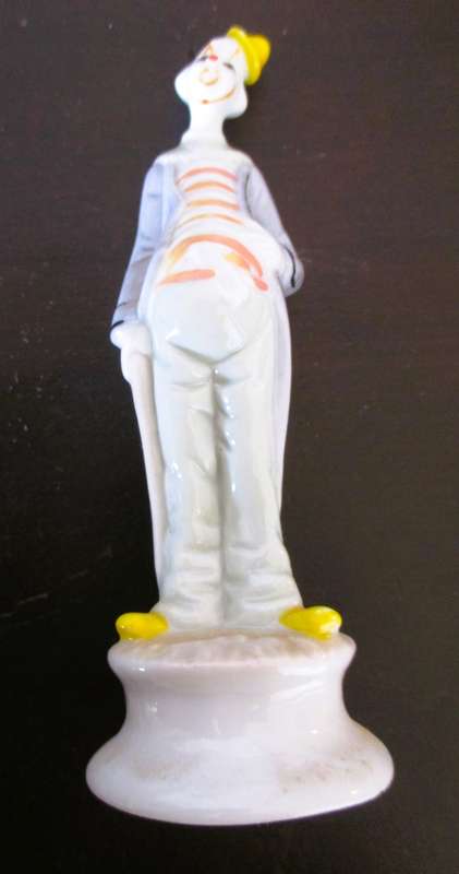 SALE R25 - Vintage Ceramic CLOWN FIGURINE Made in Taiwan 140mm high, Hand Painted. In original box.