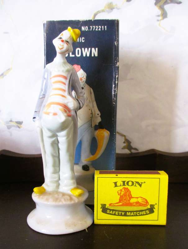 SALE R25 - Vintage Ceramic CLOWN FIGURINE Made in Taiwan 140mm high, Hand Painted. In original box.