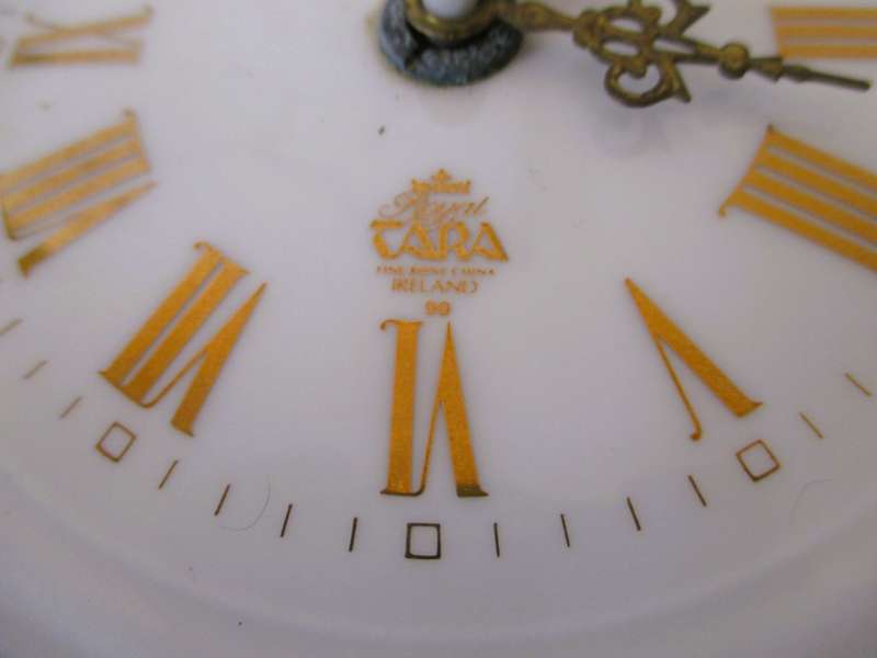 Royal Tara Irish Porcelain Wall Clock. Battery operated. 230mm dia. Spotless.