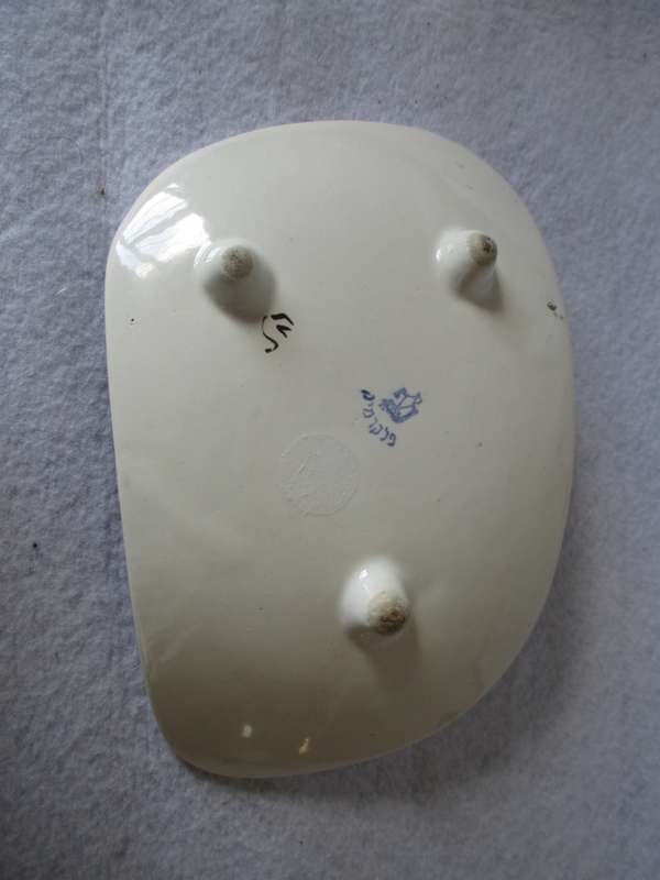 Atomic Mid century Hand painted modern ceramic footed dish.  PalCeramic Israel, Haifa. 190 x120mm