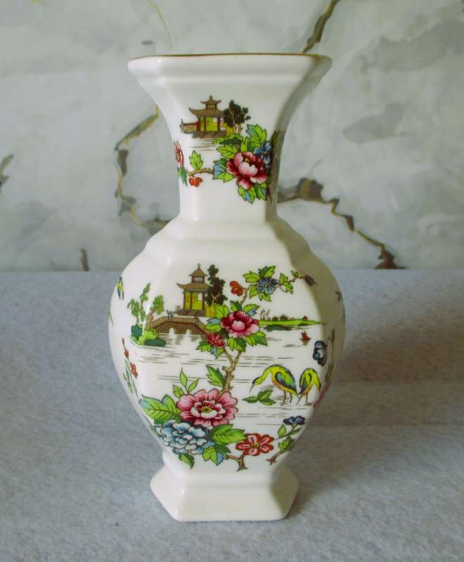 Lovely Vintage Crown Staffordshire Vase-Hexagonal Pagoda Pattern-Circa 1970s, 1980s. 150mm high.