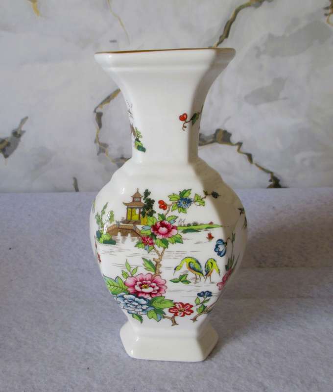 Lovely Vintage Crown Staffordshire Vase-Hexagonal Pagoda Pattern-Circa 1970s, 1980s. 150mm high.