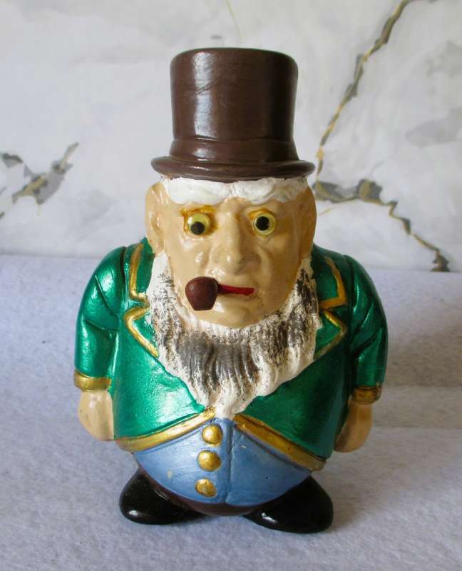 Vintage Paul Kruger porcelain figurine. Very Collectable. 145mm high.