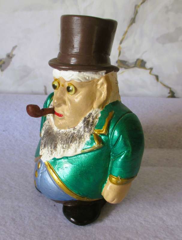Vintage Paul Kruger porcelain figurine. Very Collectable. 145mm high.