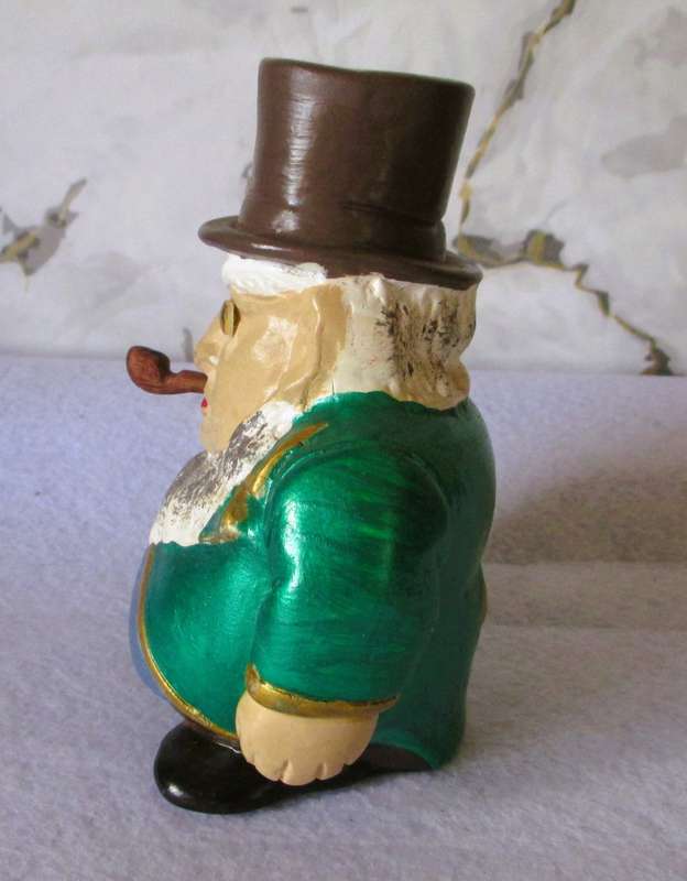 Vintage Paul Kruger porcelain figurine. Very Collectable. 145mm high.