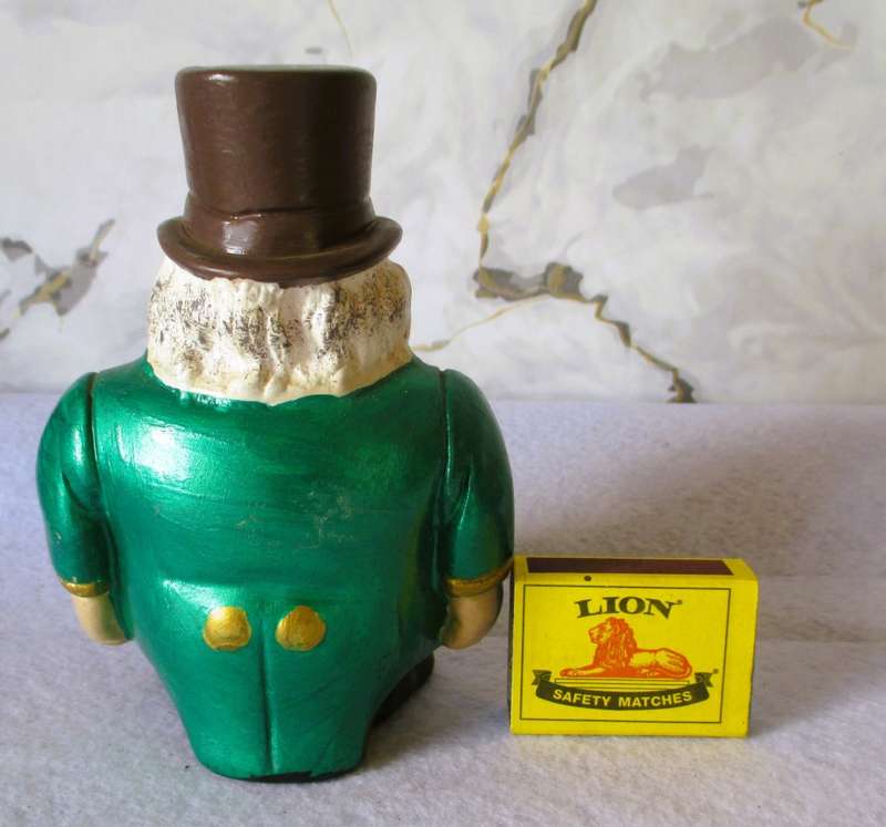 Vintage Paul Kruger porcelain figurine. Very Collectable. 145mm high.