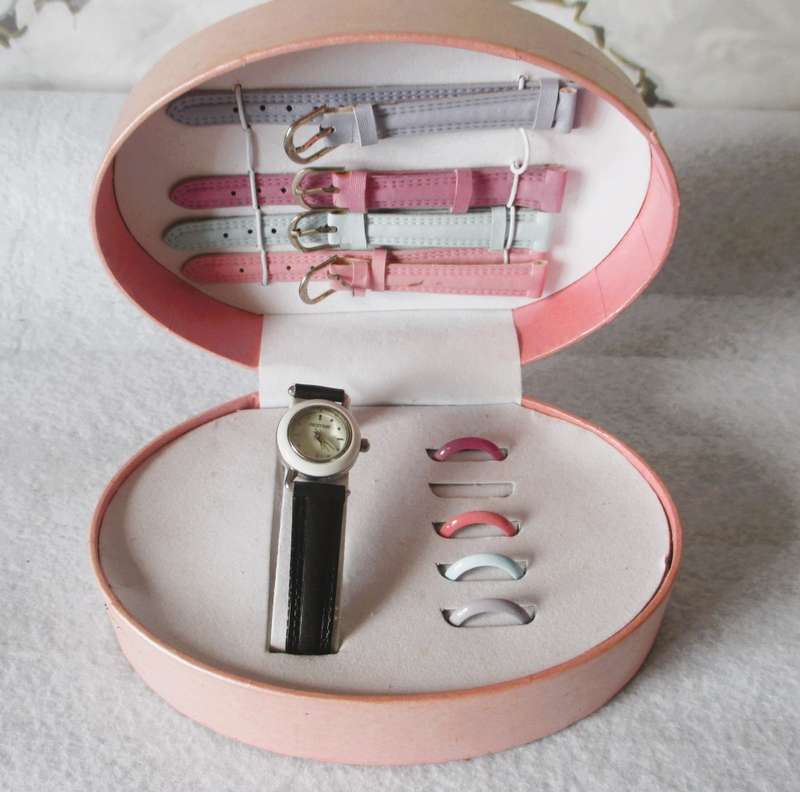 Vintage Digitime Interchangeable Watch Box Set Five Bands And Five Bezels. As per photo.