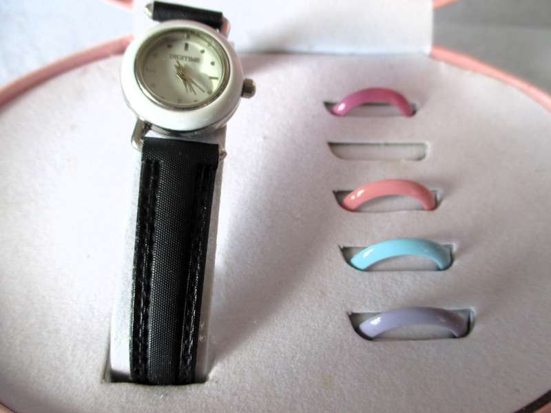 Vintage Digitime Interchangeable Watch Box Set Five Bands And Five Bezels. As per photo.