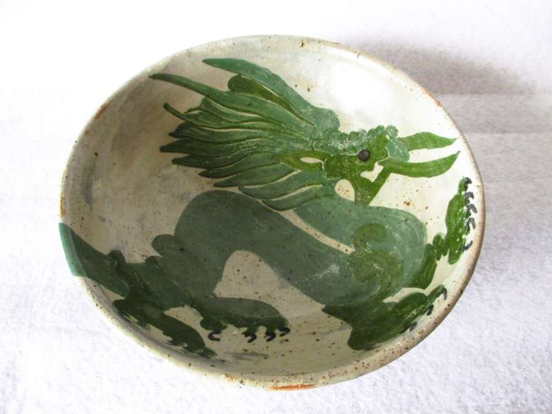Vintage Studio Art Ceramic Green Dragon Swirl Plate/Bowl Signed. 170mm dia.
