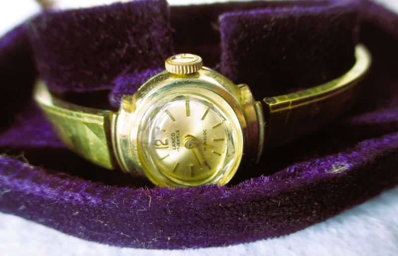 Vintage Rolled Gold 20 Macrons 17 Jewels Lanc Swiss Ladies Watche in original box. Working.