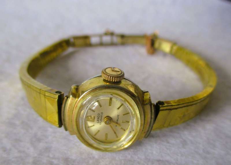 Vintage Rolled Gold 20 Macrons 17 Jewels Lanc Swiss Ladies Watche in original box. Working.
