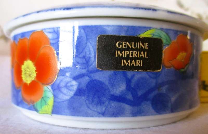 Vintage Japanese Genuine Imaro Porcelain Round Trinket Box With Lid. 120 x 60mm. Spotless.
