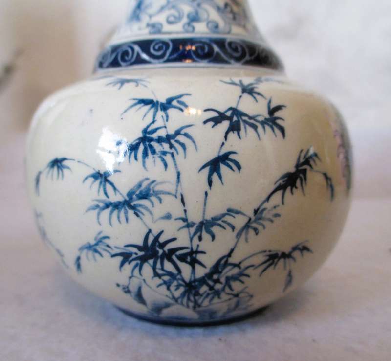 Antique Old Blue White Porcelain Dynasty Pine Tree Bamboo Flower Bottle Vase. RARE. 130mm