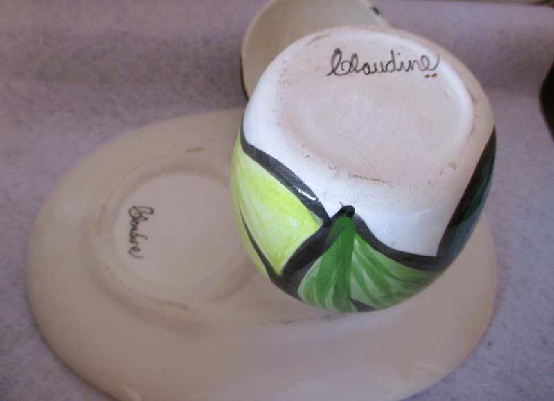 Hand made and painted honey pot with plate. Marked Glaudine. Please note chip and repaired crack.