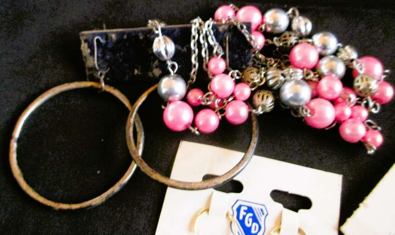 Lot of various vintage costume jewelry, from 50`s. Still with original packaging. No. 11