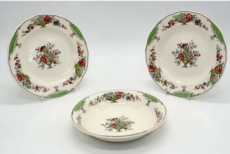 Three Copeland Spode Ellesmer pattern plates, Spotless. Two sideplates and one Soup bow.