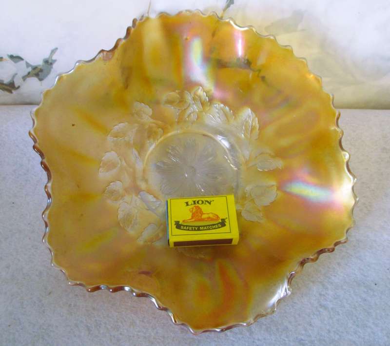 Large Vintage Marigold Carnival Glass Daisy & Leaf Ruffled Bowl. Light Orange. 260mm diameter