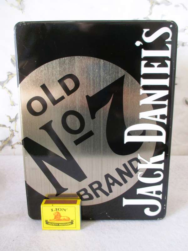 Jack Daniels Label Metal Tin. 28 x 20 x10cm Made in USA.