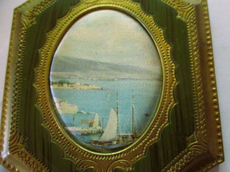 2 Vintage Hong Kong plastic victorian style frames - wall decor red & green -gold. 160mm.