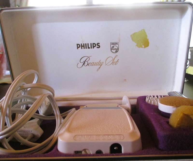 Vintage Philips  Beauty Ladyshave Electric Travel Shaver. Working. Made in Austria.