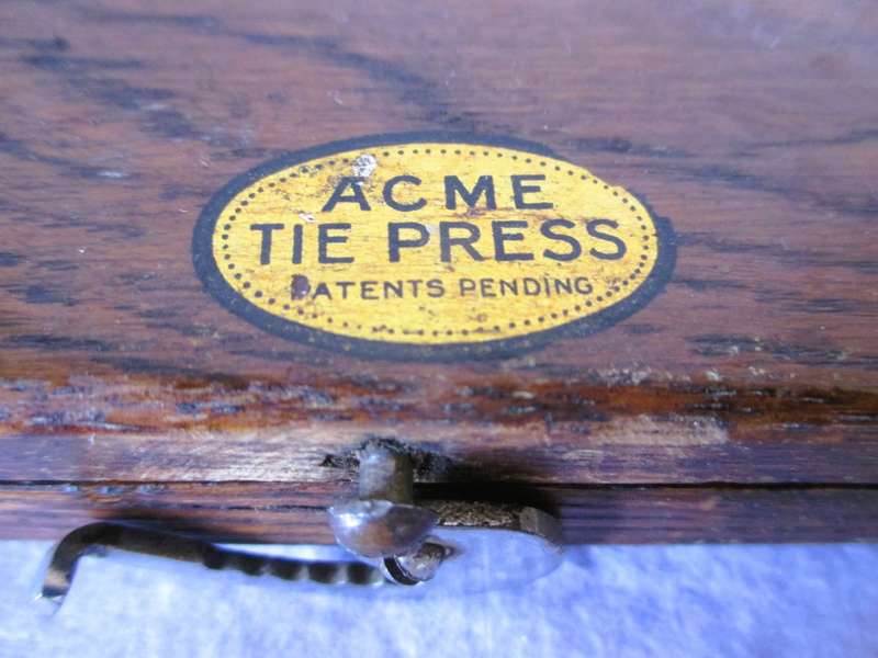 Vintage wooden Acme Tie Press, press with rachet closure clip. 240x80x25mm