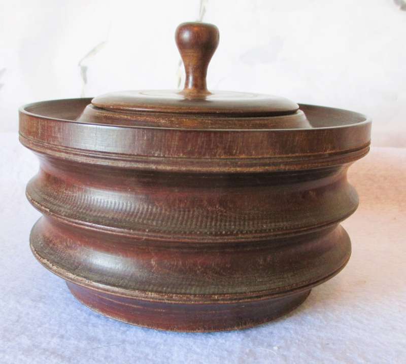 Vintage Large Wooden Tobacco Jar with lid. 15cm diameter.