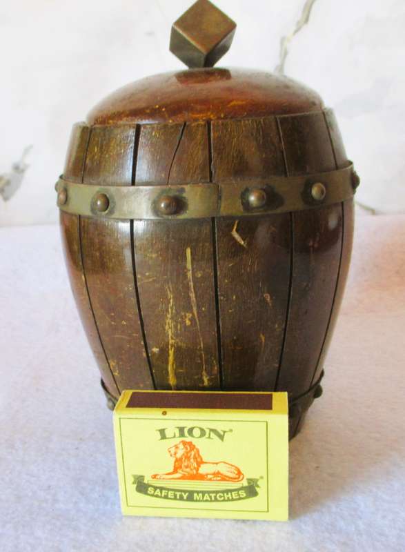 Unique Vintage Wooden Barrel Humidor, Tobacco Jar with copper finish. 125mm high. As per photo.