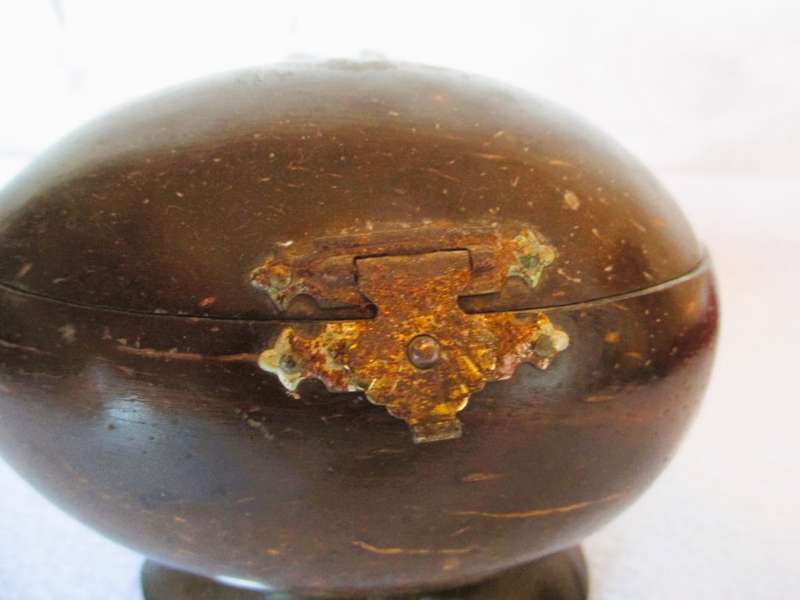 Unique Vintage coconut shell handmade Jewelry Casket with Cobalt Blue satin inner. 130x100mm