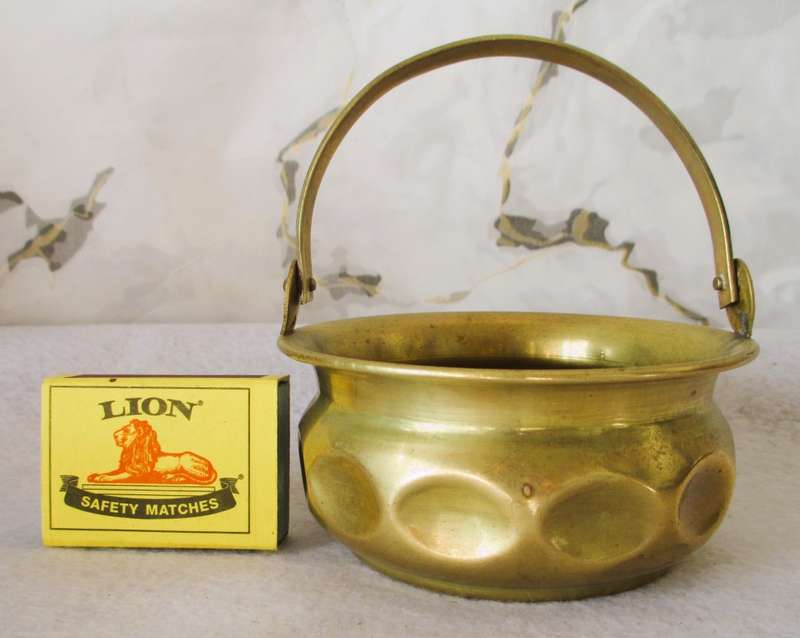Vintage small Brass Basket with Handle. 50mm high, basket only.