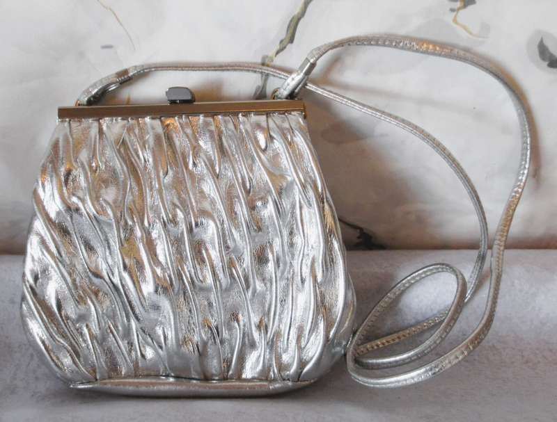 The cutest silver purse bag. Retriever by Pointer. 170x160mm Spotless.