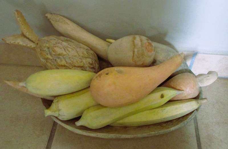 Mid century 12 pieces of vintage carved wooden fruit/vegetables/tray. Unique decor.
