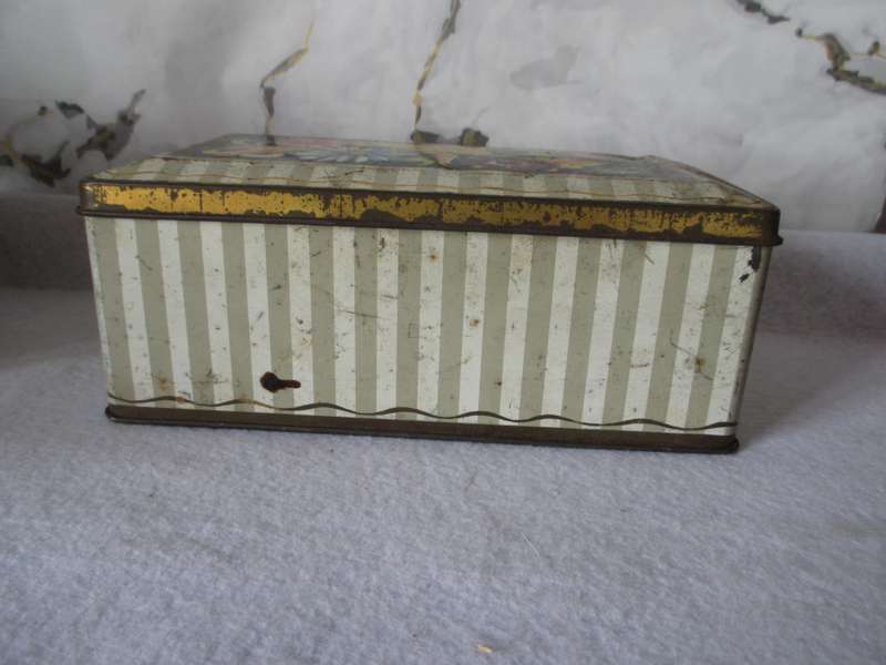 Vintage old shabby chic Weston`s Biscuit tin box 50s - Made in Springs, Transvaal. 21x8x12cm