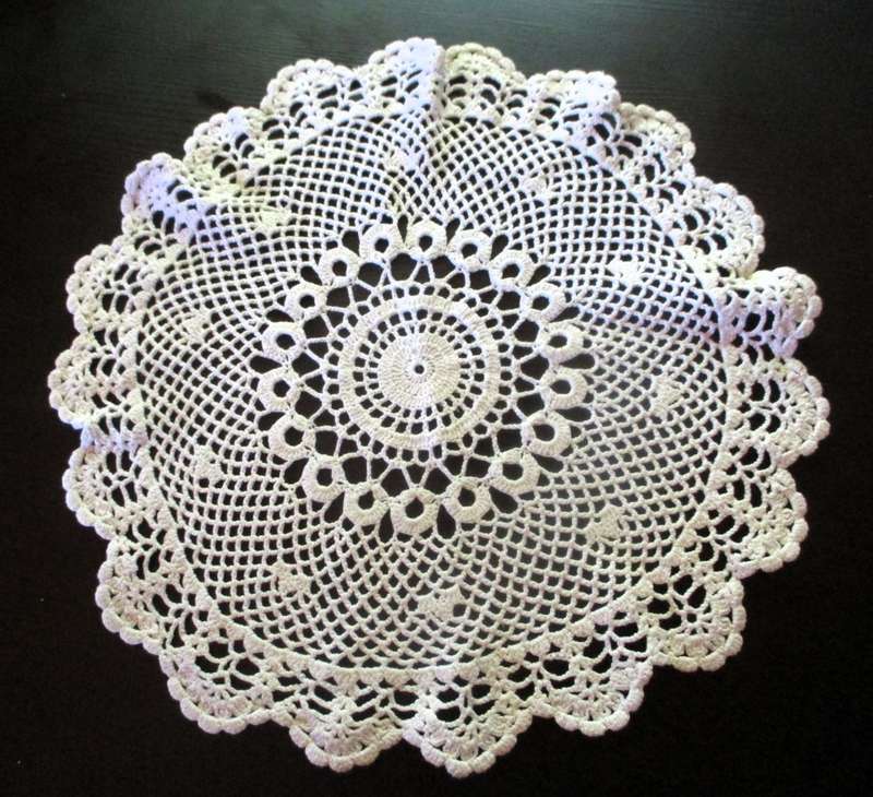 Handmade Crochet Lace Round Table Placemat/ Doilies. 40cm dia.