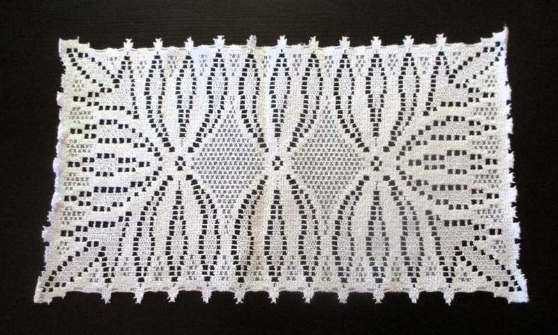 Vintage White Handmade Crochet Tea Tray Placemat. 34x19cm. As per photo.