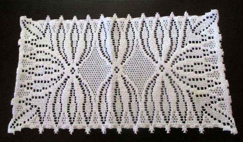 Vintage White Handmade Crochet Tea Tray Placemat. 34x19cm. As per photo.