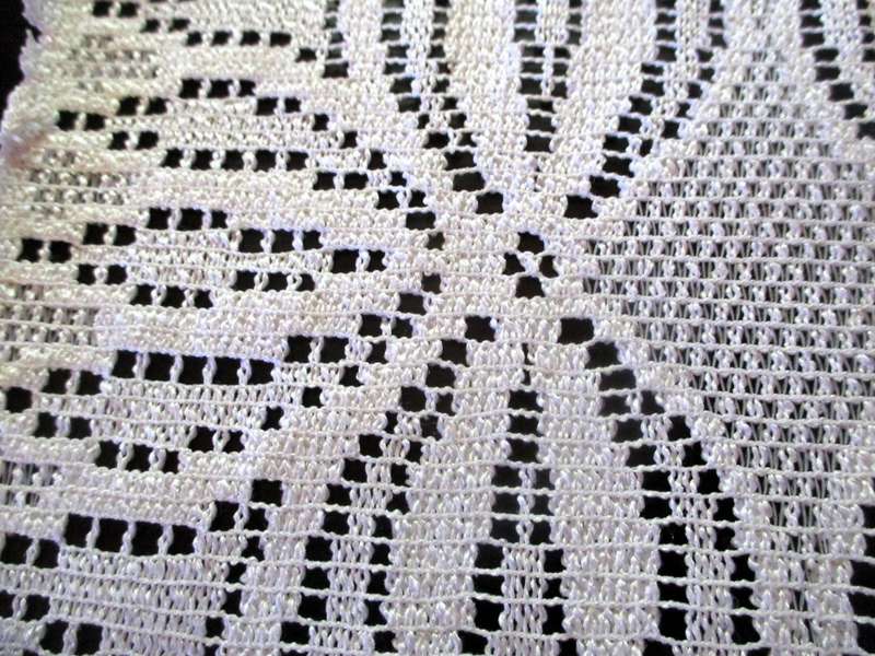 Vintage White Handmade Crochet Tea Tray Placemat. 34x19cm. As per photo.