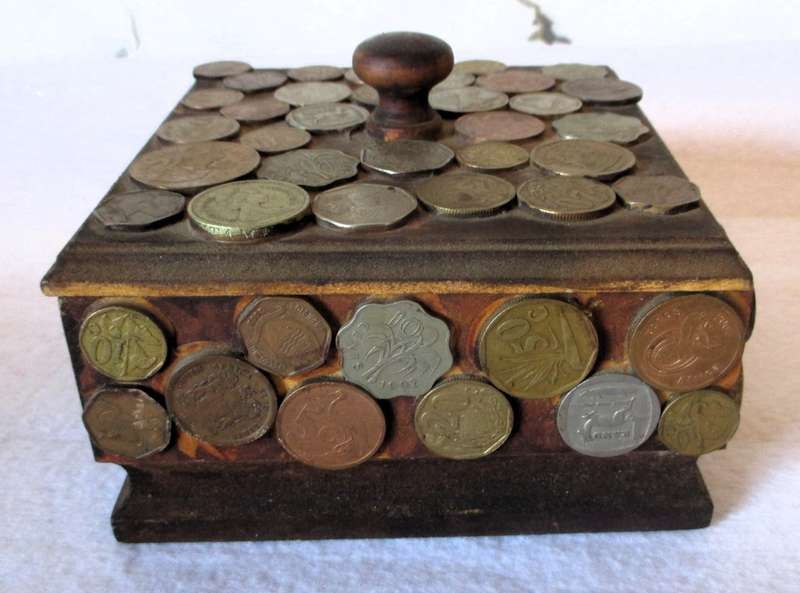 Square wooden box, decorated with coin craft. 12,5x12,5x7 cm