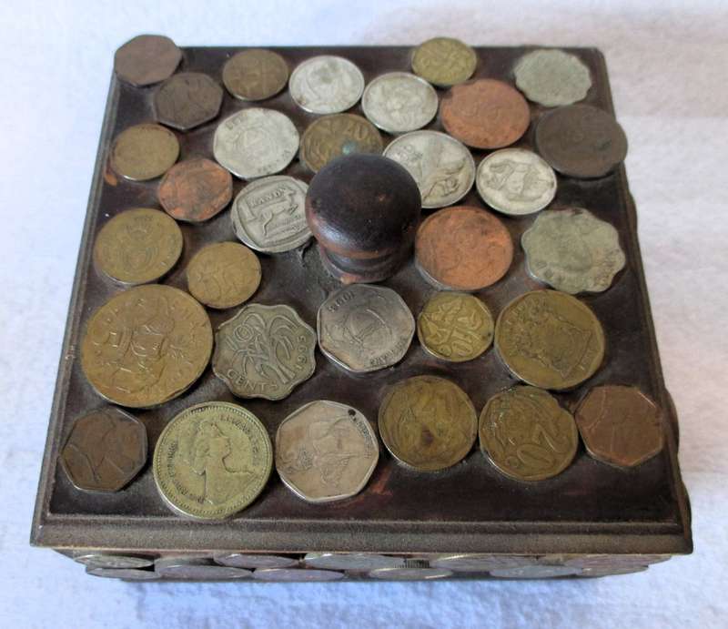 Square wooden box, decorated with coin craft. 12,5x12,5x7 cm