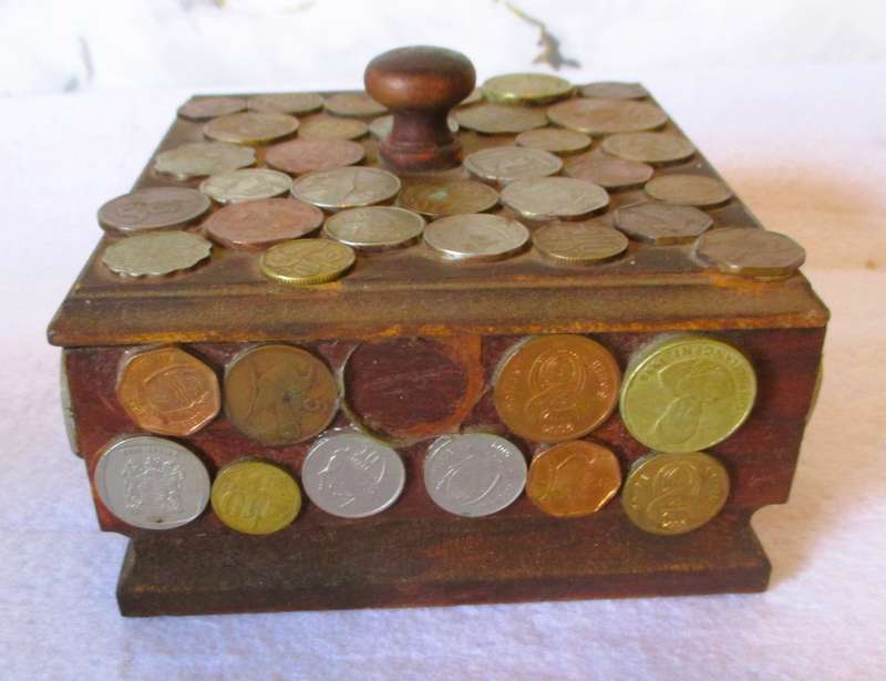 Square wooden box, decorated with coin craft. 12,5x12,5x7 cm