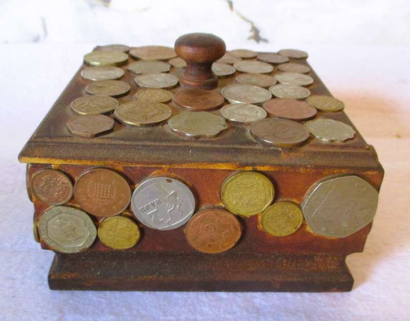Square wooden box, decorated with coin craft. 12,5x12,5x7 cm