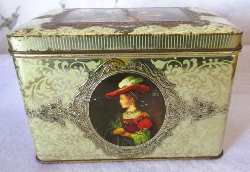 Vintage 1950`s Tin Box with Images of Works by Dutch `Golden Age` Painters. Stunning. 170x110x115mm.