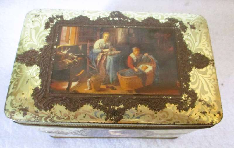 Vintage 1950`s Tin Box with Images of Works by Dutch `Golden Age` Painters. Stunning. 170x110x115mm.
