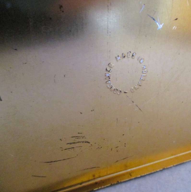 Vintage 1950`s Tin Box with Images of Works by Dutch `Golden Age` Painters. Stunning. 170x110x115mm.