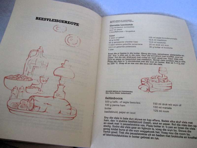 Lot of 2 Vintage Stellenbosch se Kombuis Recipe books. Vis en Vleis resepte.