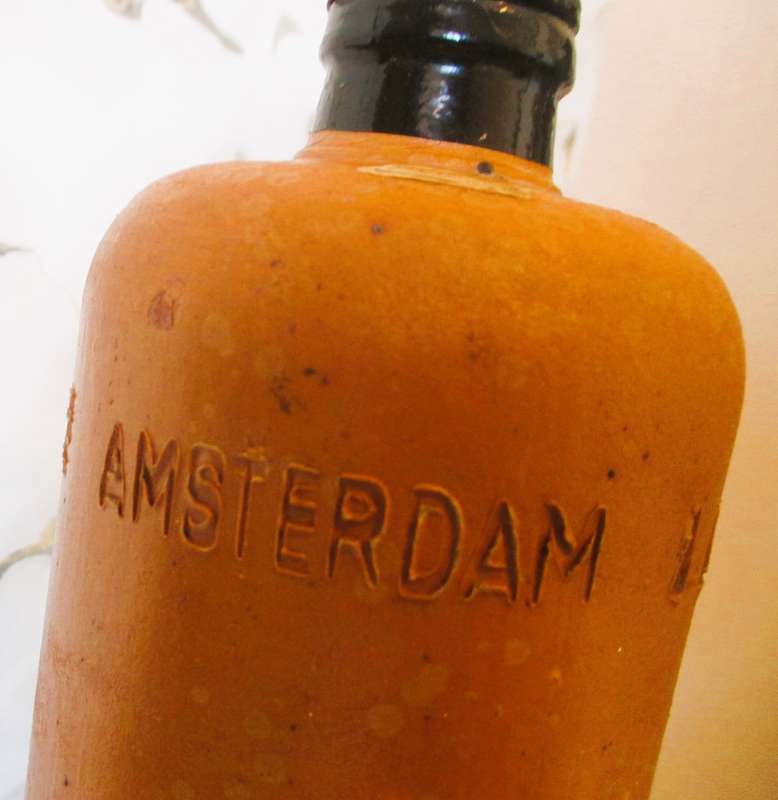 1900 Amsterdam, Erven Lucas Bols Genever Ceramic 1 liter bottle. Amsterdam 310mm high