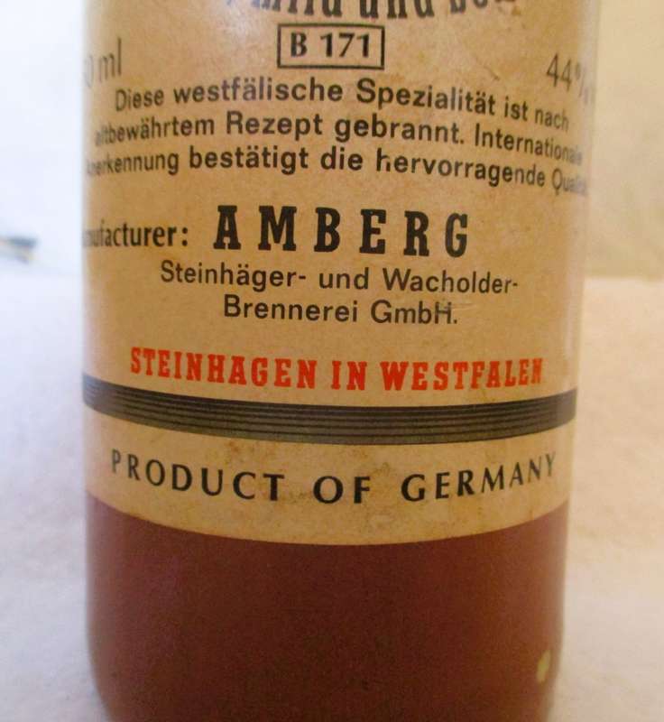 Vintage AMBERG Egter Steinhager Dry Gin, Terracotta 750 ml Bottel. 290mm high.