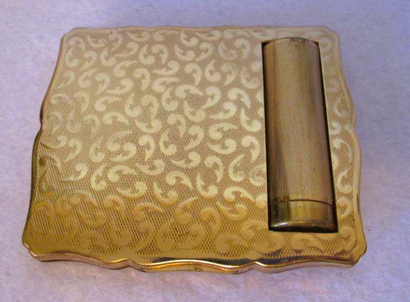 1950`s Luxury Vintage Empress Stratton Lipstick & Powder Compact. 9 cm x 7 cm.