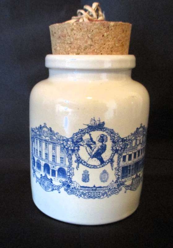 Dallmayer Gourmet Senf Ceramic pot with cork. 130mm high.